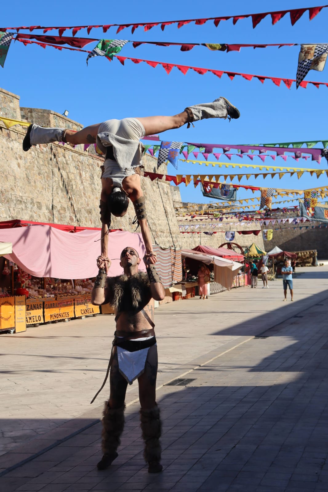 El Bufón y la Acróbata Aérea — portes acrobáticos